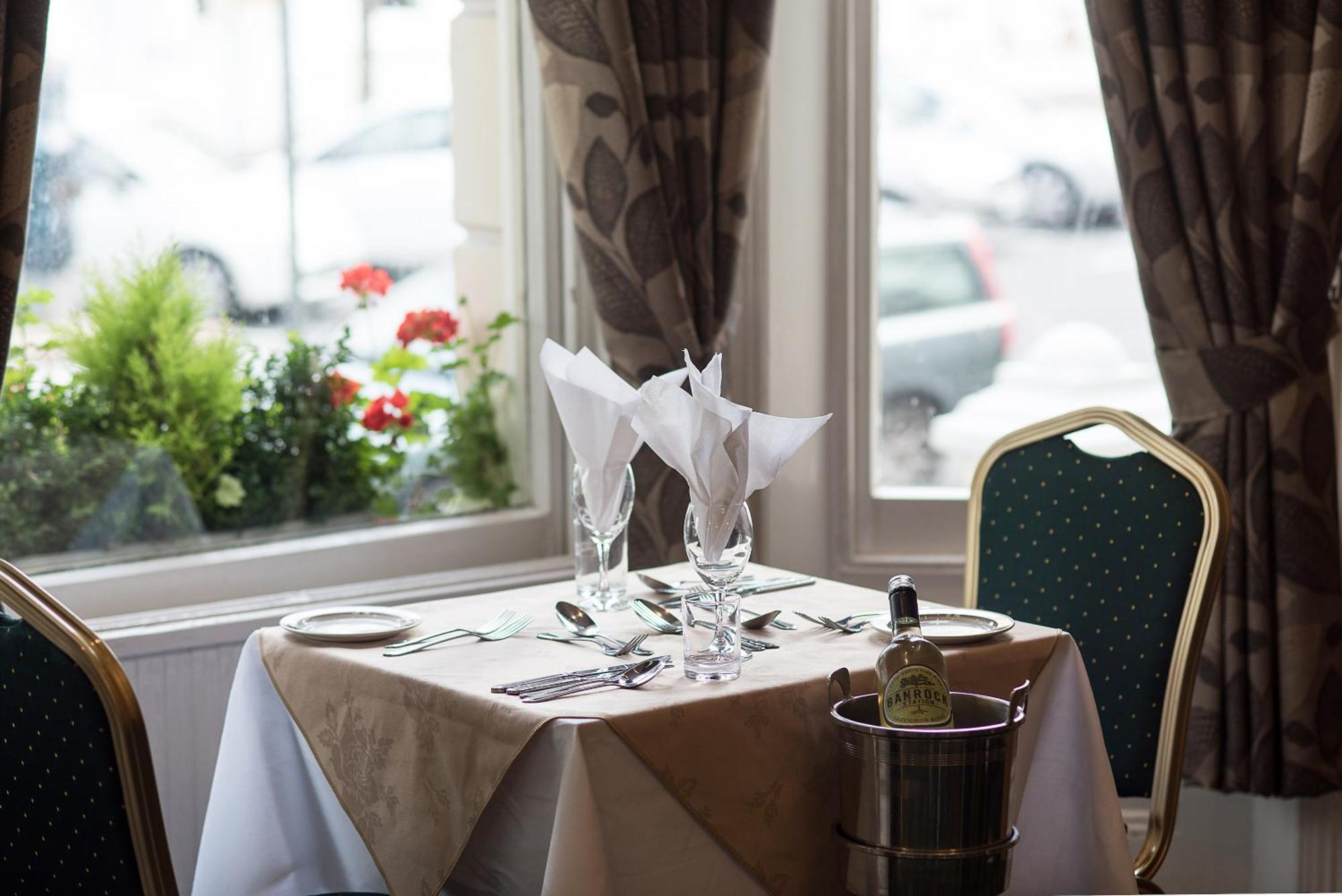 Haddon Hall Hotel イーストボーン エクステリア 写真